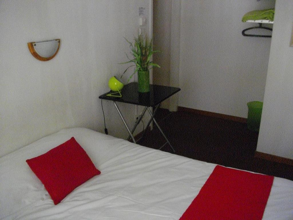 Hotel Central Carcassonne Room photo